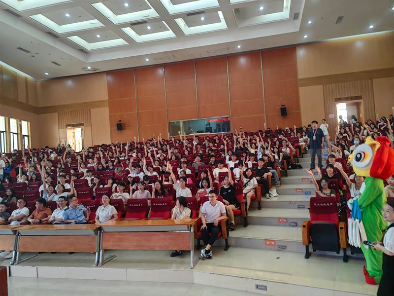大学宣讲2(1)_tn.jpg